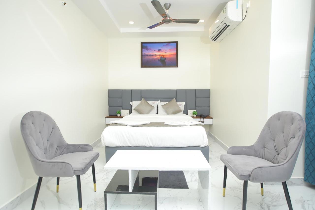 מלון Khammam Radha Rani Residency מראה חיצוני תמונה